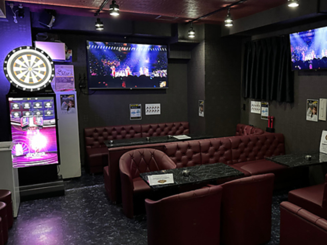 Darts&Karaoke Bar AGE バー エイジの写真1