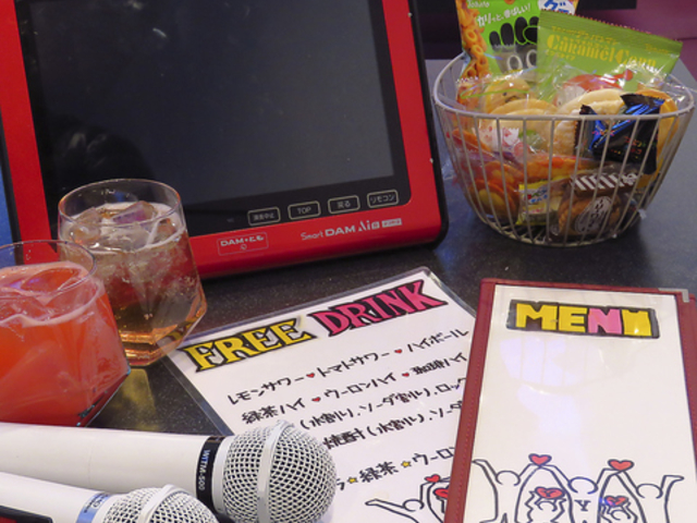 After Party Bar YYY アフターパーティーバーワイワイワイの写真1