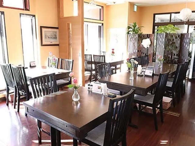 DiningCafeサラードの写真1