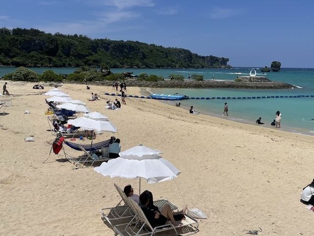 【無料ビーチ】無料で楽しめる海水浴。(パラソル、チェアは有料レンタルです)_恩納海浜公園 ナビービーチ