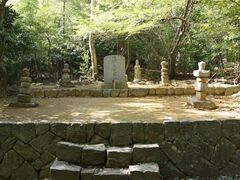 尼子三兄弟ゆかりの墓の写真1