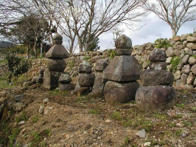 漆の永仁五輪塔(市史跡)の写真1