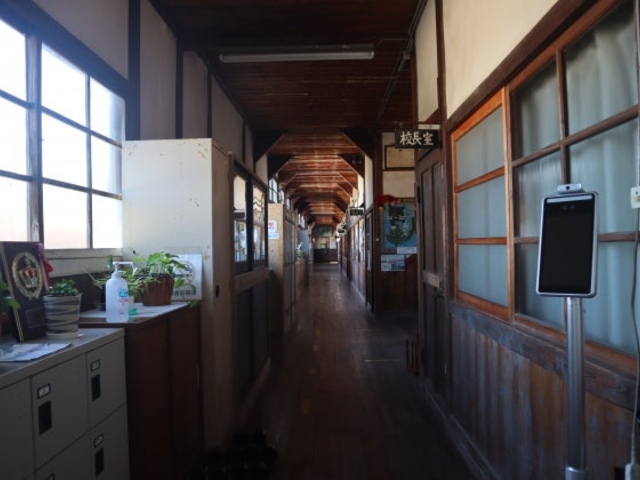 真鍋中学校