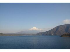 本栖湖の紅葉の写真1