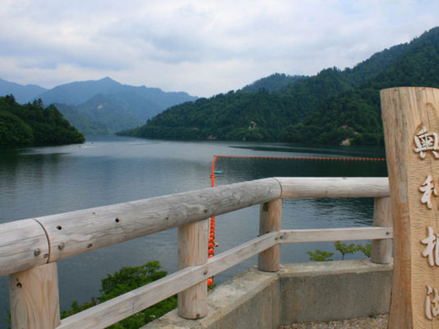 奥利根湖(矢木沢ダム)