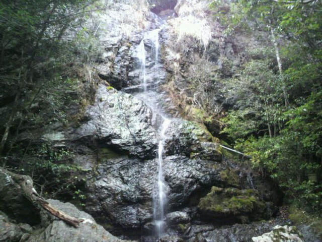 ラリマーさんのびしゃもんの滝の投稿写真1