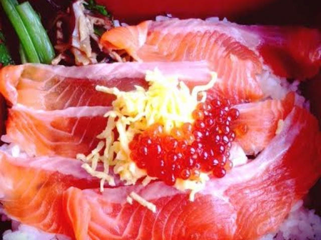 とても美味しいサーモン重です!_ホテルグリーンプラザ白馬