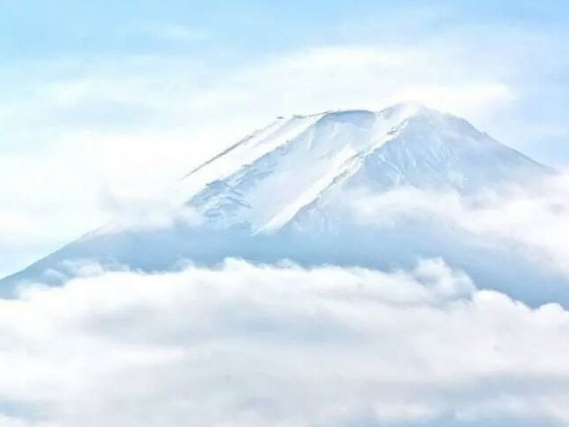 天気次第ですが、富士山の山頂を拝めます。
1時間くらい待っていれば見えるかもしれないです。_富士山パノラマロープウェイ