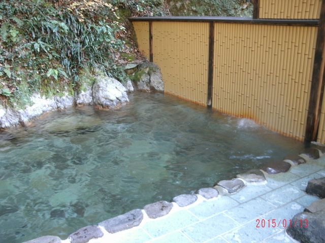 それ程大きくはありません_大澤温泉 野天風呂 山の家