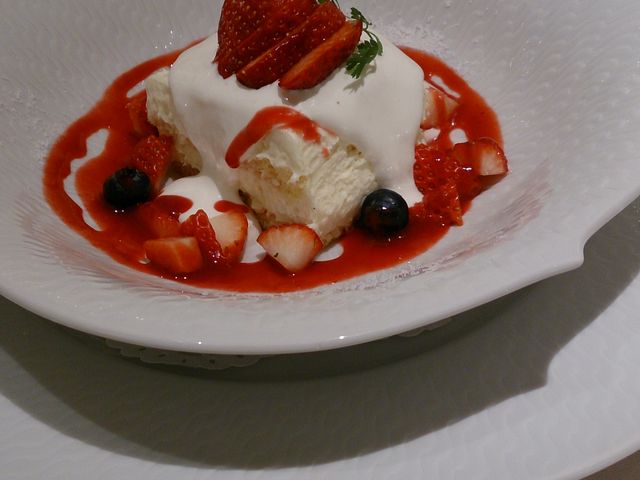 イチゴのティラミス_マイセンカフェ 阪急うめだ本店