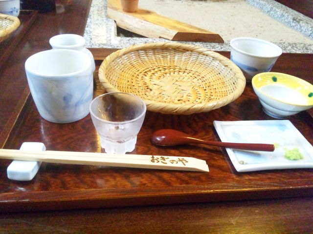 蕎麦は旨い。梅シャーベットも旨い。鴨も食べたかったが次回のお楽しみ。ご主人、ご馳走様でした〜。_おぎのや蕎麦処