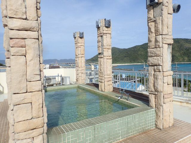 宿泊先から阿嘉大橋を望む_阿嘉島