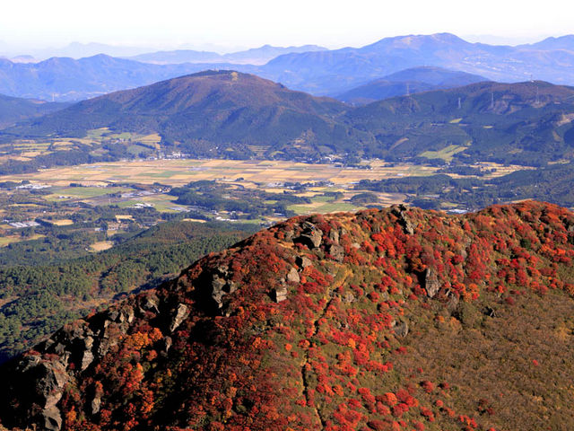 本峰から北峰を見る_くじゅう連山