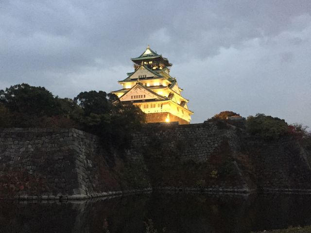 なかなか幻想的な光景ですよ。_大阪城天守閣