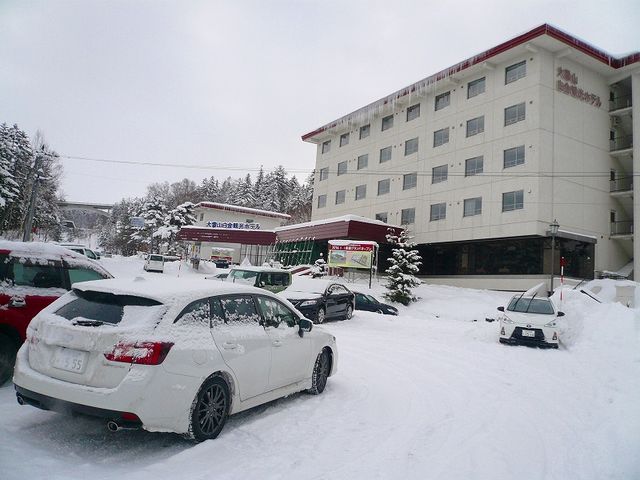 明朝のホテル全景。_大雪山白金観光ホテル