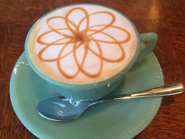 ラテマキアート_ANTIQUES & OLDIES 喫茶室