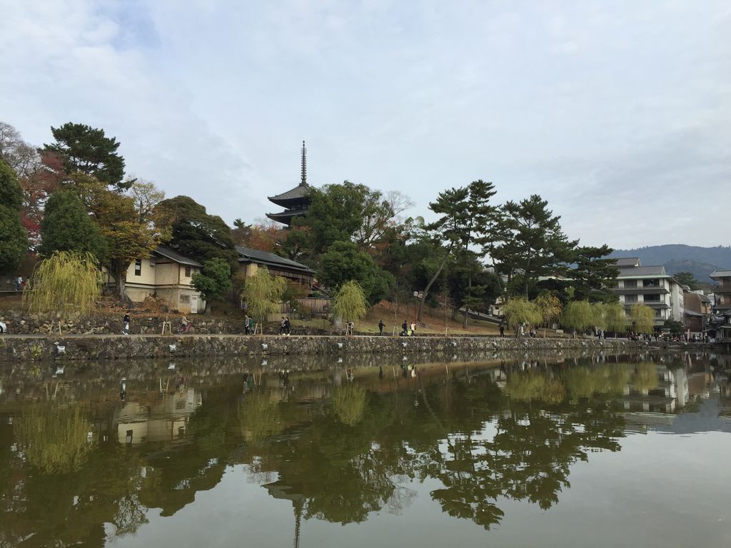 猿沢池