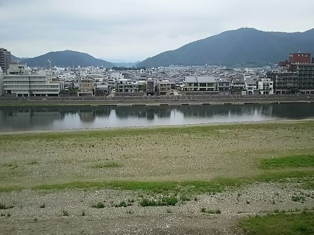 ホテルパークから撮りました。
岐阜城は写真の後方です。_長良川温泉