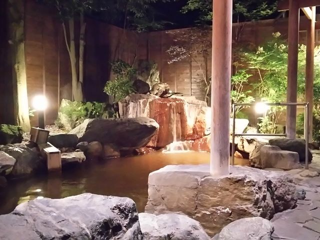 大江戸温泉物語伊香保。内湯は白銀、露天は黄金の湯です。_伊香保温泉