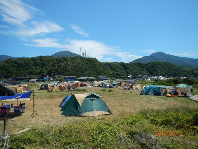 キャンプ場テント_入崎海水浴場