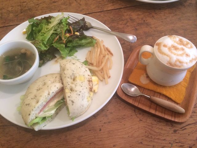 ランチ_MOKU
