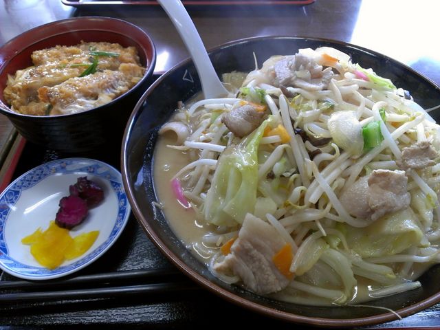 大盛りちゃんぽんとミニカツ丼_伊万里ちゃんぽん