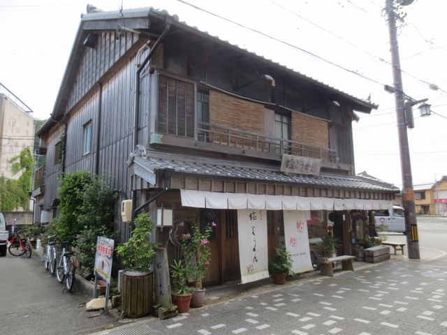 年季を感じさせる建物_五十鈴勢語庵