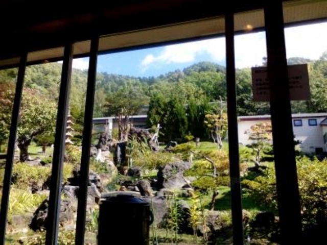 庭がみえます_ONSEN食堂