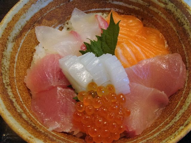 海鮮丼_伊予のご馳走 おいでん家