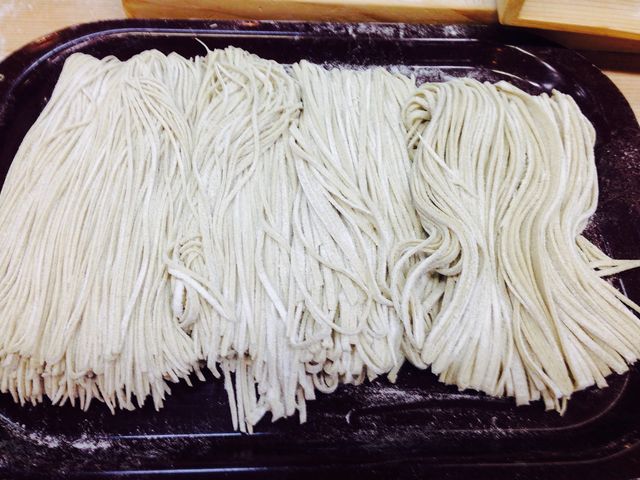 左から師匠、自分、友人〓、友人〓_戸隠そば博物館とんくるりん