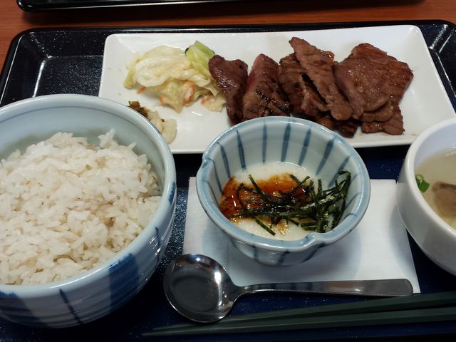 牛タンの定食_菅生パーキング上り