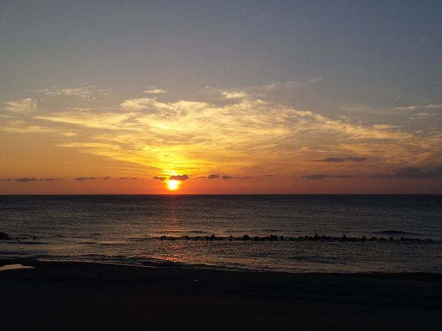 日本海に沈む夕日_湯野浜温泉