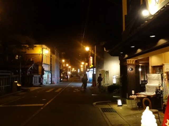 御所の湯の前にあります_城崎スイーツChaya 本店