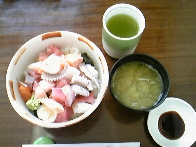 こちらは海鮮切り落とし丼980円_江戸一 照國
