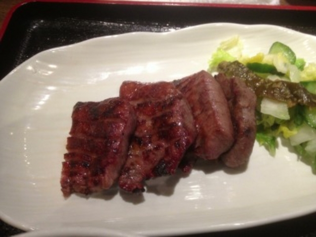 美しい牛タンを接写_あっかんべぇ
