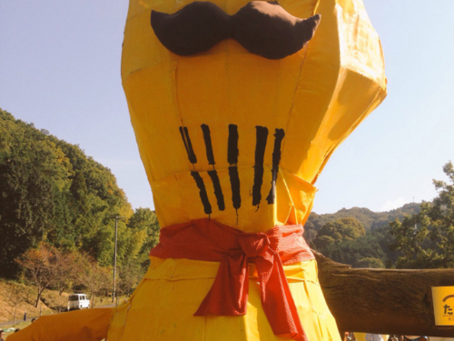 2016年かかしがいっぱい飾られていました_農業庭園たわわ
