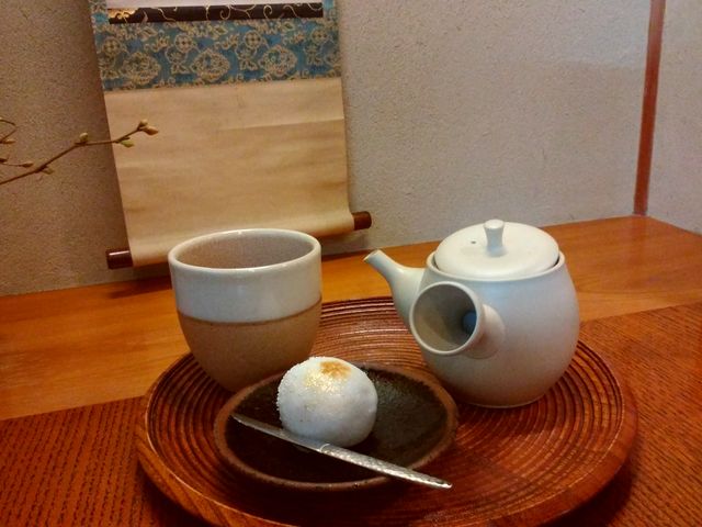 和菓子も上品_一保堂茶舗 嘉木(かぼく)