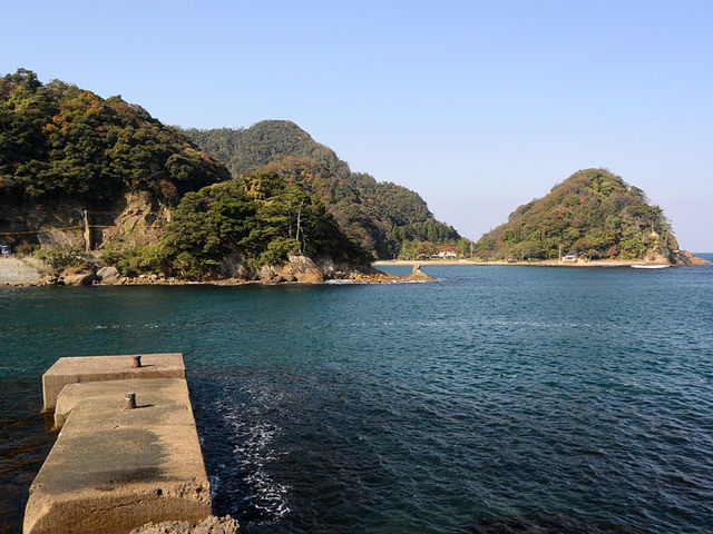 香住 奥に見えるのが三田浜_三田浜海水浴場