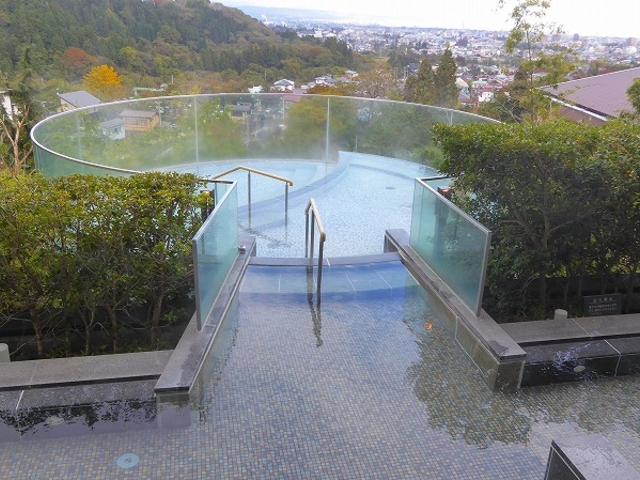 福島県・会津市・ホテル東鳳・宙の湯 (露天風呂)_御宿 東鳳