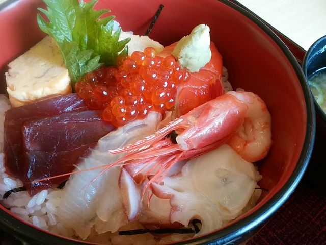 ランチの海鮮丼_新冠温泉レ・コードの湯