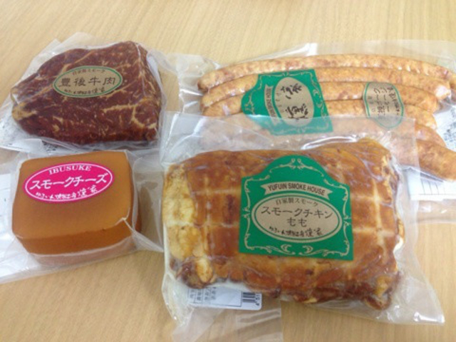 チーズ、ソーセージなど_燻家