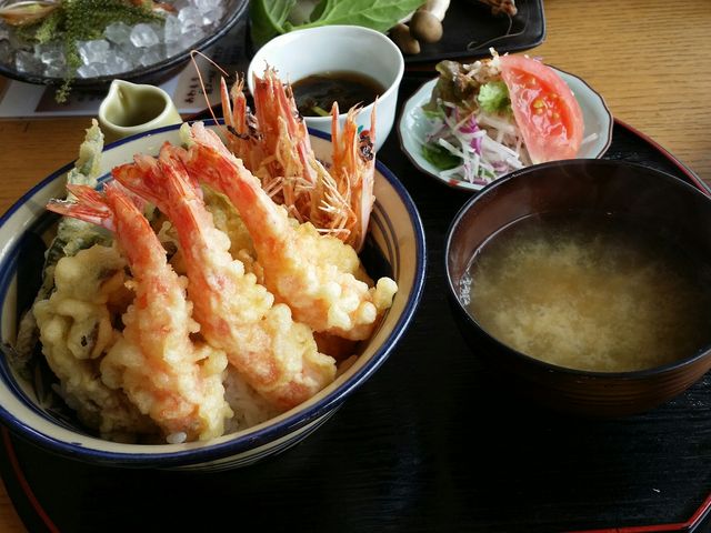 大きな車エビの天丼_車えびレストラン 球屋