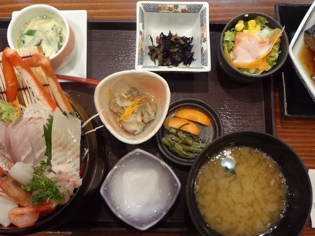 味処膳(並)税別1580円_海の幸味どころ軍ちゃん