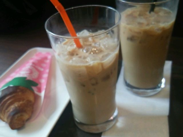 ストロベリークロワッサン_サンマルクカフェプロメナ神戸店(CHOCO CRO SAINTMARC CAFE)