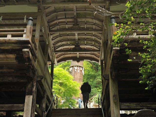 割拝殿と呼ばれる独特の形式_由岐神社