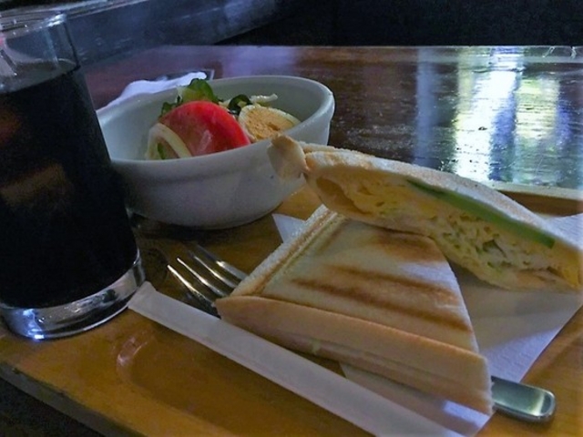 ホットサンドでサクサク!卵はホカホカです。_伊藤珈琲店