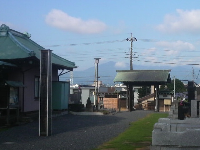 本堂前から西の空を眺める_円教寺