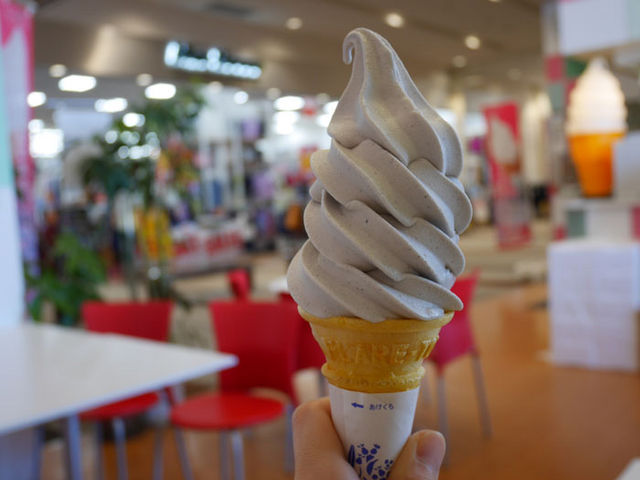 ごまソフトクリーム_ミルクハウス インターヴィレッジ大曲店