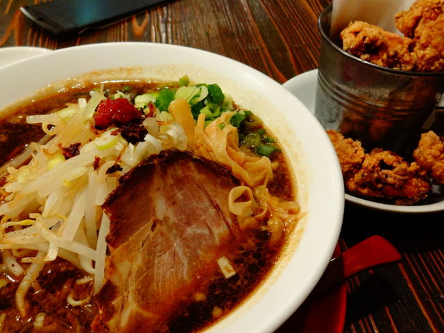 紀州湯浅吟醸醤油ラーメンと幸せを呼ぶ唐揚げ_麺屋 ひしお 本店