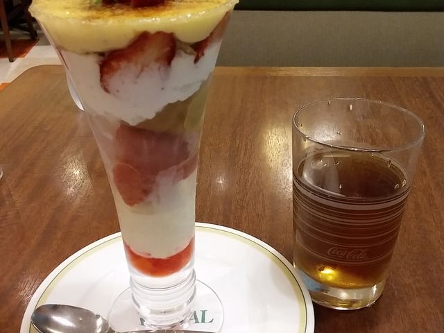 クリームブリュレパフェ_ロイヤルホスト新潟駅前店
